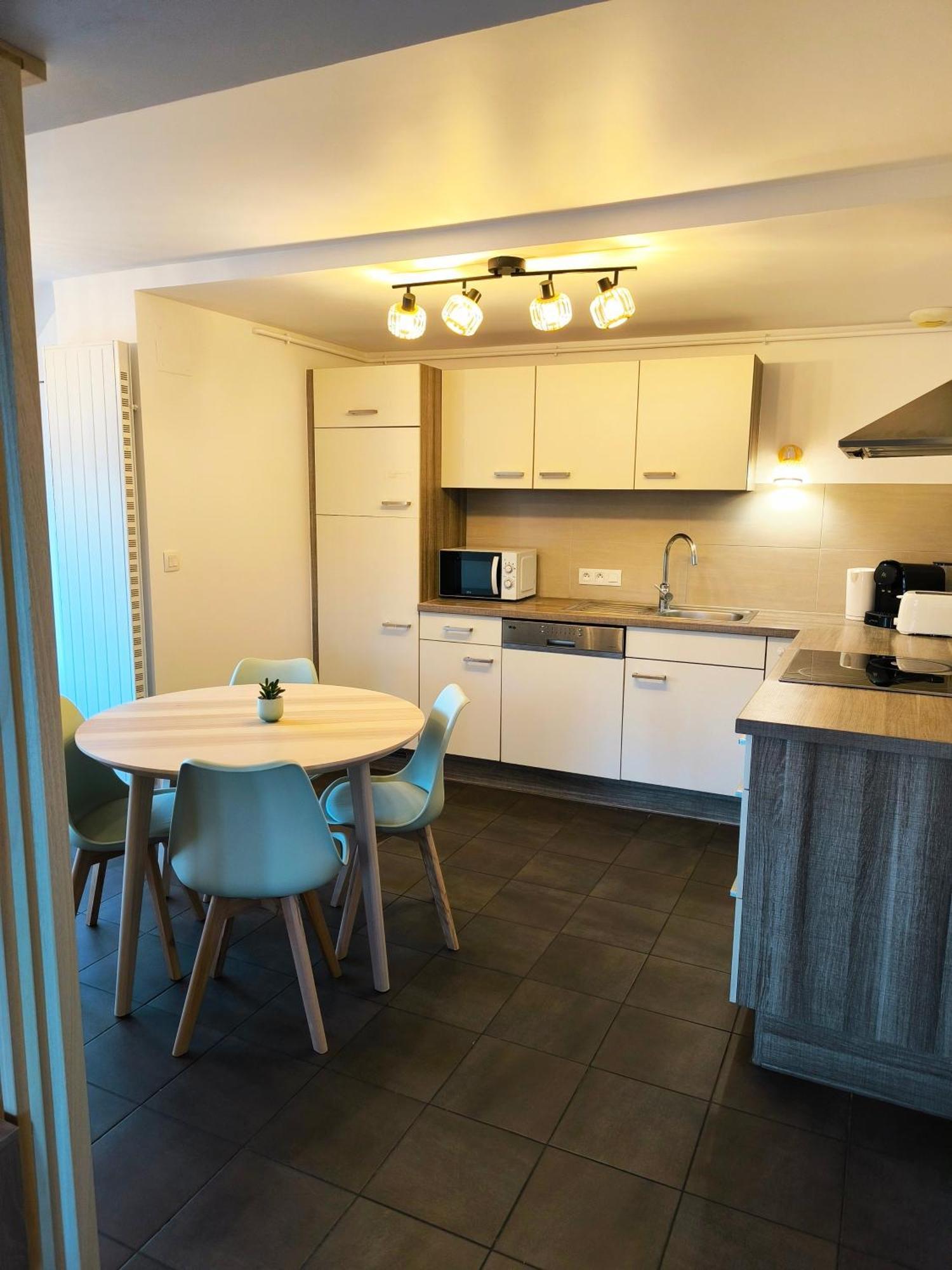 Duplex Moderne A 10 Minutes De Colmar Apartment Wintzenheim Exterior foto